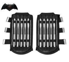 O acessório de braço do Batman para adultos