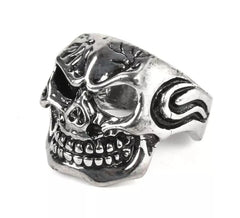 anel de caveira de metal