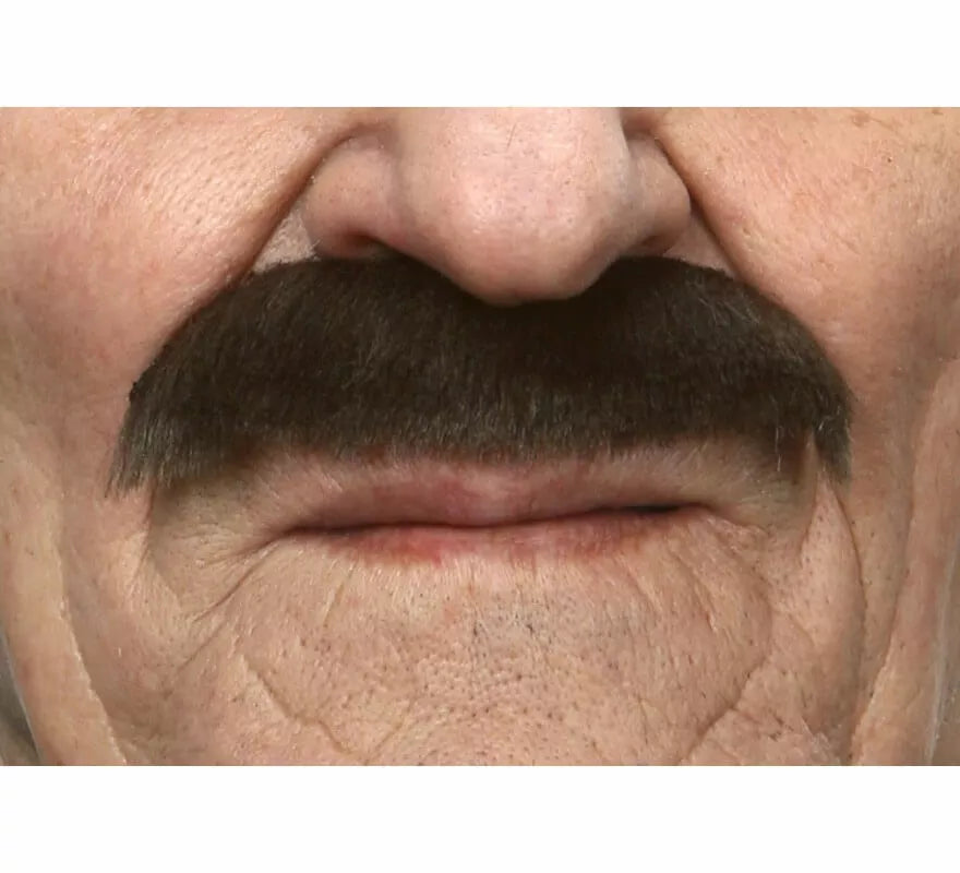Translation missing: pt-PT.Bigote castaño Militar