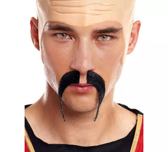 bigode preto chinês
