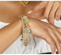 Brazalete con Monedas Doradas