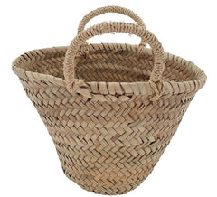 Cesta de vime para produtores de castanhas, medievais ou camponeses