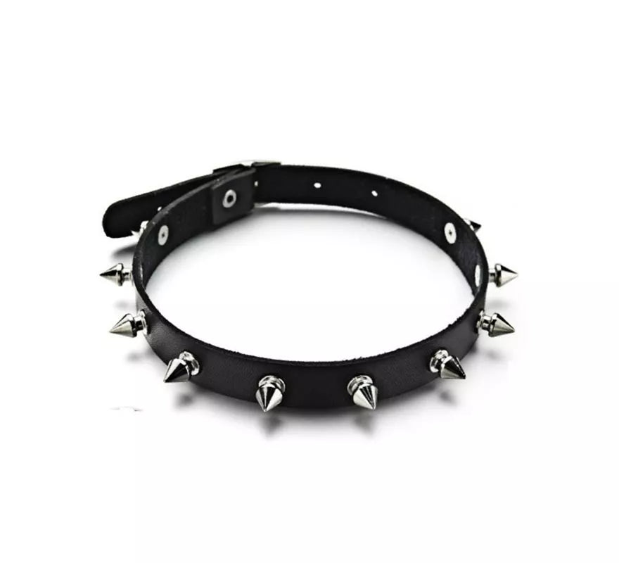 Translation missing: pt-PT.Collar Punky negro con Púas