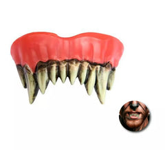 Dentes superiores de lobisomem adulto