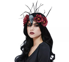 Tiara de penas de caveira e pássaro com flores