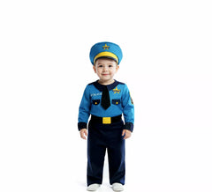 Fato de policial para bebê menino