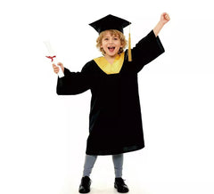 Fato de formatura infantil banhado a ouro