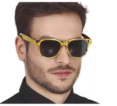 Óculos modernos escuros em várias cores