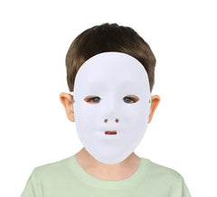 A aterrorizante máscara de papel branco infantil