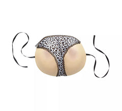 Nádegas com meia-calça animal print