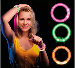 Pacote com 4 pulseiras de LED de 8 cm em cores sortidas.
