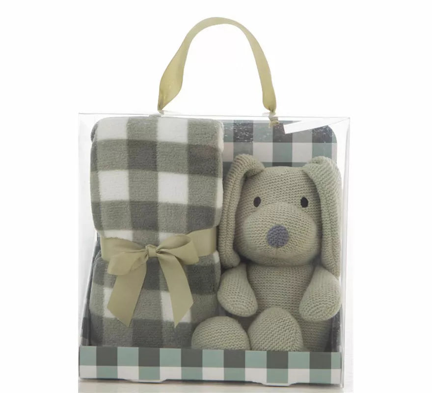 Translation missing: pt-PT.Pack Manta de 90x75 cm y Perro de Peluche verde de 26 cm