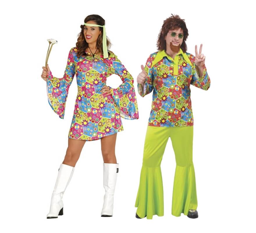 Casal de hippies verdes com flores