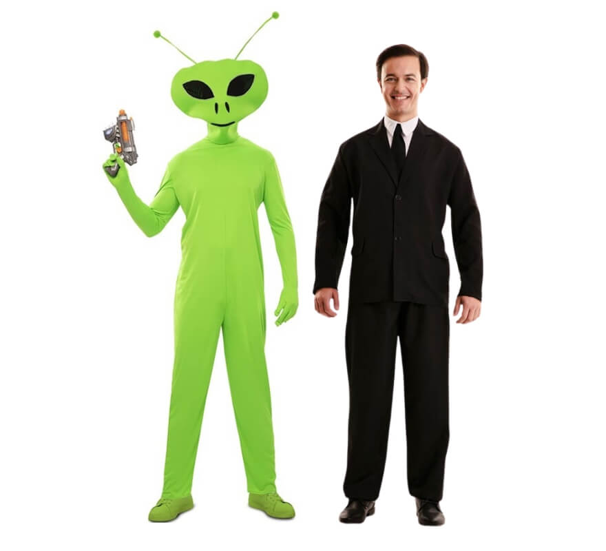 Par de homem de negro e alien