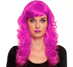 Peruca de ondas fúcsia com franja