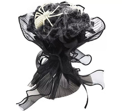 Buquê de rosas negras com teias de aranha e aranhas