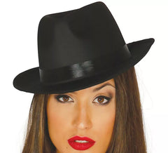 Chapéu de gangster preto com faixa preta
