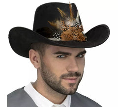 Chapéu de cowboy com penas