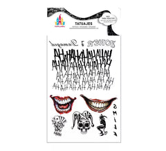 Sorrisos conflitantes de arlequim e tatuagens com texto preto