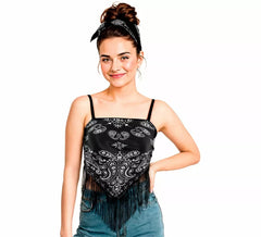 Blusa feminina preta com estampa paisley e bandana